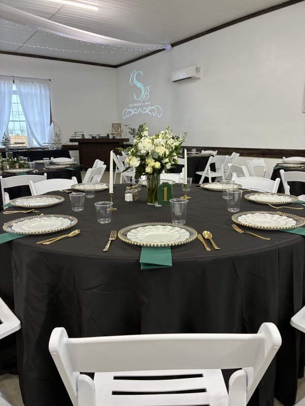 Round & rectangular tables, 250 white chairs 