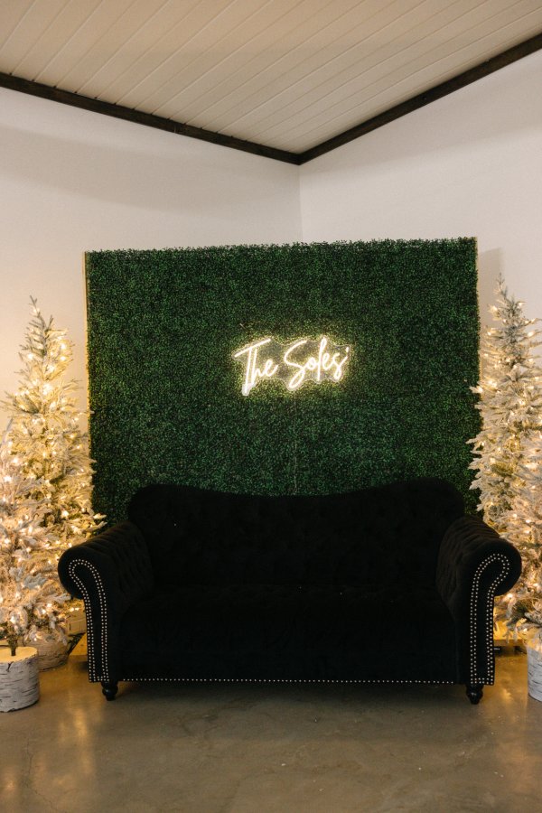 Greenery/flower movable wall for photo opportunities