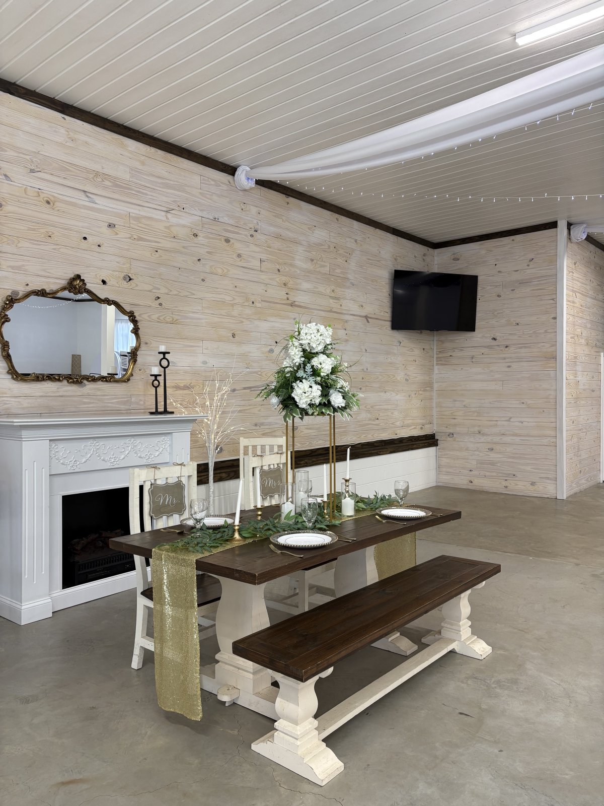 TV in the main area for videos, slideshows, or presentations